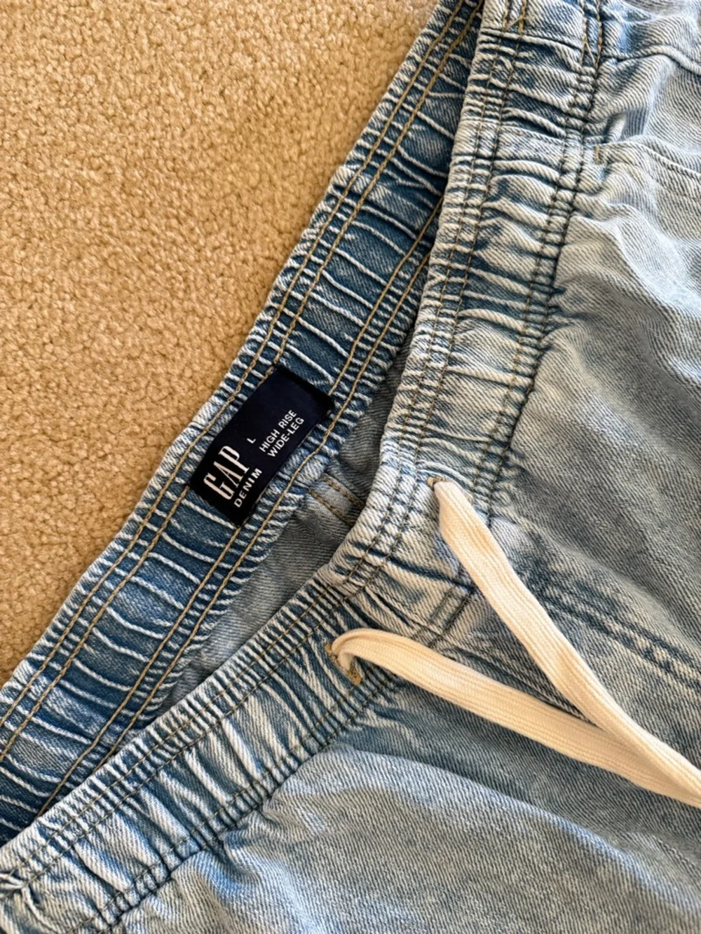 GAP Light Wash Relaxed Drawstring Jeans - Picture 2 of 4